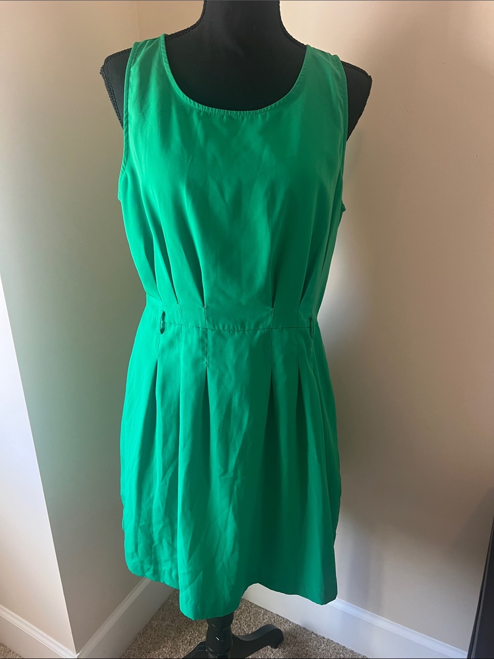 Forever 21 Emerald Green Sleeveless Pleated Mini Dress